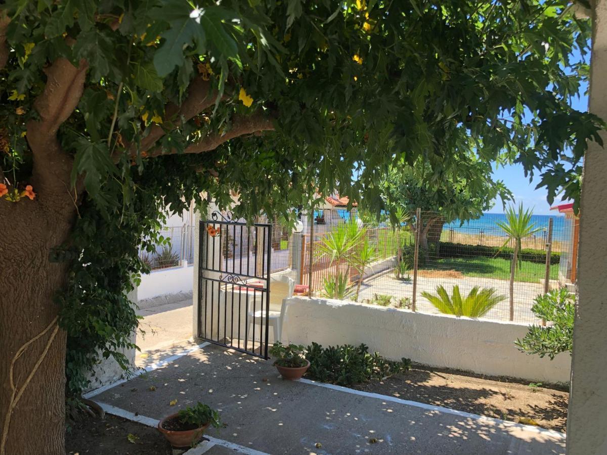 παραθαλάσσια στην παραλία κατακόλου